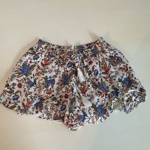 Flowy Shorts with Floral pattern